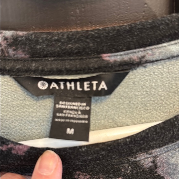 Athleta Oversized Sweatshirt - Size M GUC - Picture 2 of 3